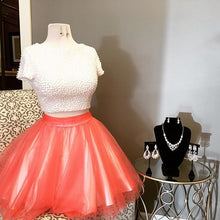 Load image into Gallery viewer, Beading Short Sleeve Tulle Backless Jewel Homecoming Dresses Natalya Two Pieces Short