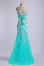 Load image into Gallery viewer, 2022 Prom Dresses Strapless Column With Beading And Applique