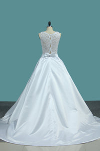 2022 A Line Scoop Satin Wedding Dresses With Pocket Court Train