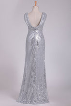 Load image into Gallery viewer, 2024 Open Back Bridesmaid Dresses Scoop Sequins Floor Length