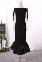 Load image into Gallery viewer, 2024 Sheath Prom Dresses Spandex And Tulle Scoop With Applique And Handmade Flower