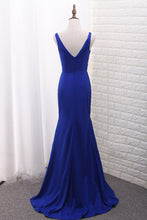 Load image into Gallery viewer, 2022 Mermaid V Neck Evening Dresses With Ruffles And Slit