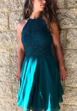 Load image into Gallery viewer, Halter Criss A Line Chiffon Gladys Homecoming Dresses Cross Teal Backless Appliques Short Pleated