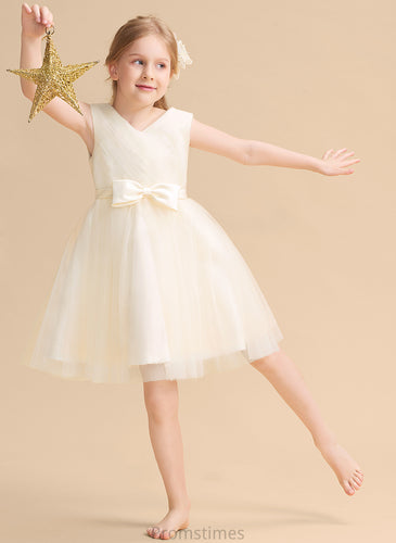 A-Line Flower Girl Dresses Sleeveless Knee-length Tulle Angelica V-neck - Flower Girl Bow(s) With Dress