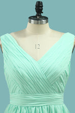 Load image into Gallery viewer, 2022 Bridesmaid Dresses V Neck Chiffon With Ruffles A Line Knee Length