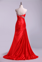 Load image into Gallery viewer, 2024 Prom Dresses Trumpet Sleeveless Sweetheart With Beading/Sequins