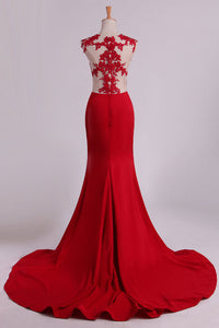 2022 Red Scoop Mermaid Prom Dresses With Applique