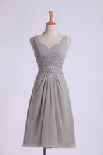 Load image into Gallery viewer, 2022 Bridesmaid Dresses V Neck Princess Short/Mini With Ruffles And Beads Chiffon
