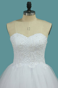 2022 Sweetheart Tulle A Line Wedding Dresses With Applique And Beads Sweep Train