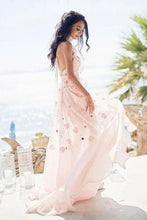 Load image into Gallery viewer, Halter Backless Chiffon Beach Wedding Dresses With Appliques Ruffles