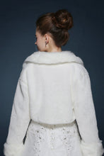 Load image into Gallery viewer, Wedding / Party/Evening Faux Fur Boleros Long Sleeve Wedding Wraps