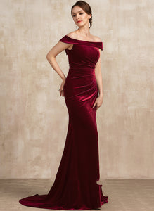 Velvet Train With Mother of the Bride Dresses Trumpet/Mermaid Bride Dress Mother of the Sweep Reese Off-the-Shoulder Ruffle