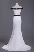 Load image into Gallery viewer, 2024 Boat Neck Mermaid Evening Dresses Stretch Satin Sweep Train