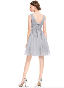 With Homecoming Lace A-Line Beading Knee-Length Homecoming Dresses Tulle Dress Sequins Elliana V-neck
