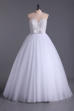 Load image into Gallery viewer, 2022 Sweetheart Ball Gown Wedding Dresses Tulle Floor Length With Beading