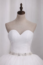 Load image into Gallery viewer, 2022 New Wedding Dresses Tulle Ball Gown Sweetheart Ruched Bodice Lace Up Back