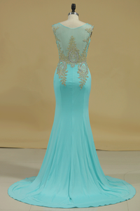 2024 Spandex Scoop Mermaid Prom Dresses With Applique Sleeveless Sweep Train