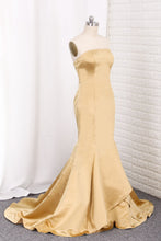 Load image into Gallery viewer, 2024 Evening Dresses Mermaid Strapless Satin Sweep Train