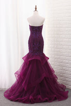 Load image into Gallery viewer, 2022 Sweetheart Mermaid Tulle Prom Dresses With Beading Sweep Train