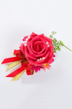 Load image into Gallery viewer, Pretty Rose Corsage