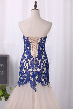 Load image into Gallery viewer, 2024 Prom Dresses Sweetheart Tulle With Applique Mermaid Sweep Train