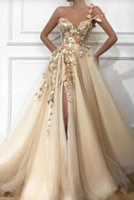 Load image into Gallery viewer, Prom Dress Tulle Handmade Flowers Slit One Shoulder Sweep Train