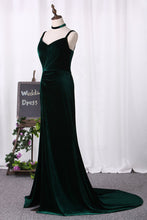 Load image into Gallery viewer, 2022 Velvet With Slit Spaghetti Straps Evening Dresses Sheath Sweep Train