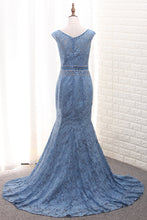 Load image into Gallery viewer, 2024 Lace Mermaid Scoop Mother Of The Bride Dresses With Beads Sweep Train