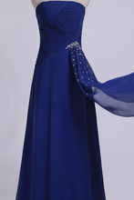 Load image into Gallery viewer, 2024 Classic Prom Dresses Strapless A Line Chiffon Floor Length With Ruffles And Beads
