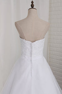 2022 A Line Sweetheart Wedding Dresses Organza With Applique