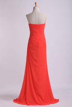 Load image into Gallery viewer, 2022 Sheath/Column Prom Dresses Sweetheart Chiffon With Slit And Ruffles Floor Length