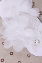Load image into Gallery viewer, 2024 Tulle Wrist Length Bridal Gloves #ST1018