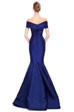 Load image into Gallery viewer, 2024 Satin Off The Shoulder Evening Dresses Mermaid Satin Sweep Train
