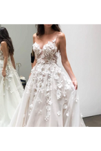 Load image into Gallery viewer, Spaghetti Strap Sweetheart Neck Beach Wedding Dresses 30D Appliqued Bridal Dresses