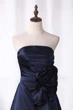 Load image into Gallery viewer, 2022 A Line Bridesmaid Dresses Strapless Knee Length Satin With Ruffles