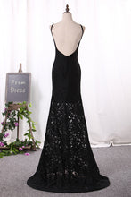 Load image into Gallery viewer, 2024 Sexy Sheath Black Prom Dresses Spaghetti Straps Lace Sweep Train