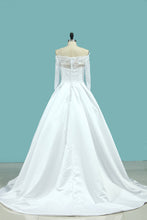 Load image into Gallery viewer, 2022 Boat Neck Wedding Dresses Mid-Length Sleeves Satin With Applique