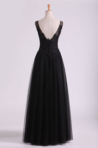 2022 Black Bateau Evening Dresses Tulle With Applique & Beads Floor Length