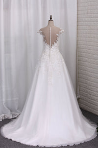 2022 A Line Wedding Dresses Scoop Tulle With Applique Court Train