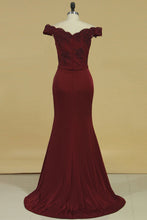 Load image into Gallery viewer, 2024 Prom Dresses Spandex Off The Shoulder With Applique Sweep Train