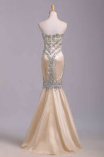 Load image into Gallery viewer, 2024 Vintage Sweetheart Floor Length Mermaid/Trumpet Beaded Tulle Prom Dresses