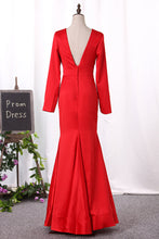 Load image into Gallery viewer, 2022 New Arrival V Neck Long Sleeves Mermaid Mother Of The Bride Dresses Stretch Satin