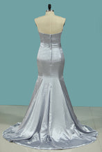 Load image into Gallery viewer, 2024 Sexy Mermaid Elastic Satin Silver Prom Dresses Sweetheart Zipper Up With Beading