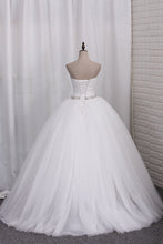 Load image into Gallery viewer, 2022 New Wedding Dresses Tulle Ball Gown Sweetheart Ruched Bodice Lace Up Back