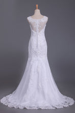 Load image into Gallery viewer, 2024 Off The Shoulder Wedding Dresses Mermaid Tulle With Applique And Beads Court Train