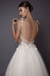 2022 Tulle Spaghetti Straps Wedding Dresses A Line With Beads And Handmade Flower