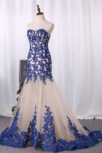 Load image into Gallery viewer, 2024 Prom Dresses Sweetheart Tulle With Applique Mermaid Sweep Train