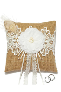 Splendor Ring Pillow In Linen With Lace