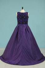 Load image into Gallery viewer, 2022 New Arrival Plus Size Prom Dresses A Line Scoop With Beading Taffeta