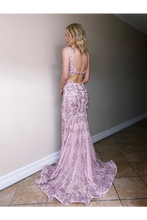 Load image into Gallery viewer, Trumpet/Mermaid Sleeveless Straps Sweep/Brush Train Appliques Prom Dresses